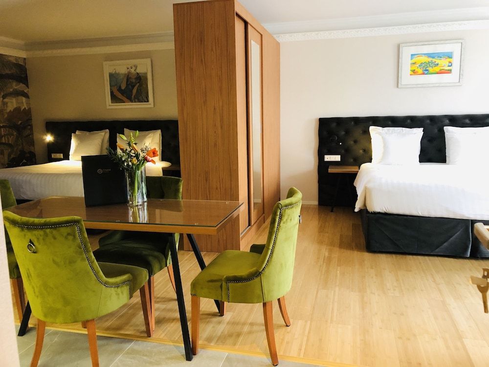 Chasse Hotel Residency 3