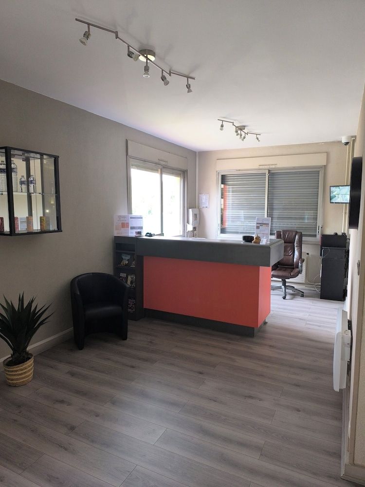 Adonis Lyon Est Hôtel Artys 3 estrelas em Saint-Priest