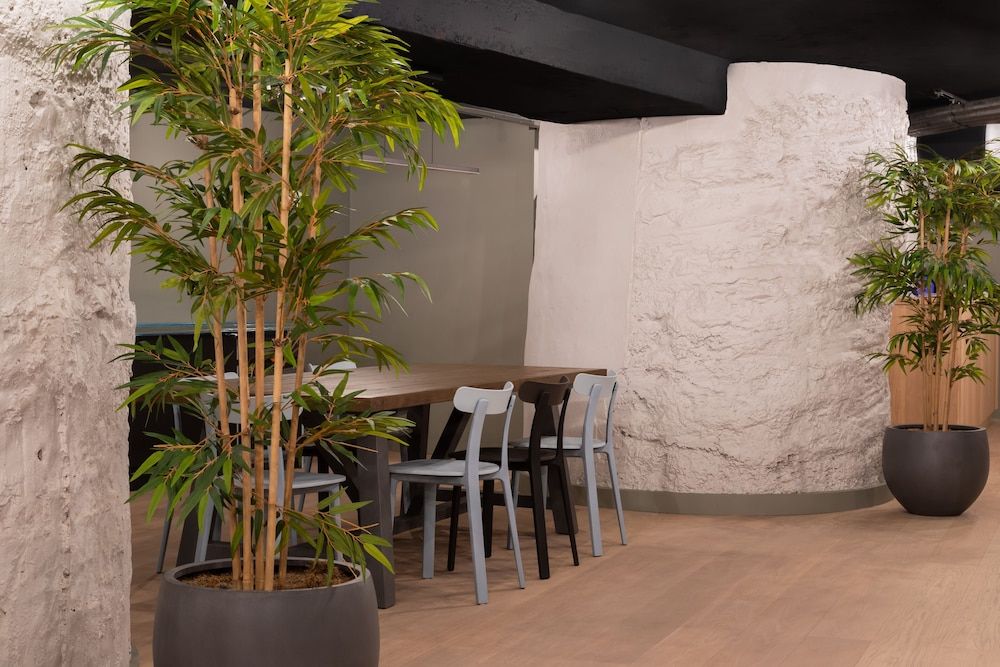 Zedwell Underground Hotel Tottenham Court Road 3