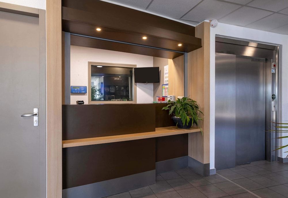 B&B HOTEL Niort Marais Poitevin Est 2