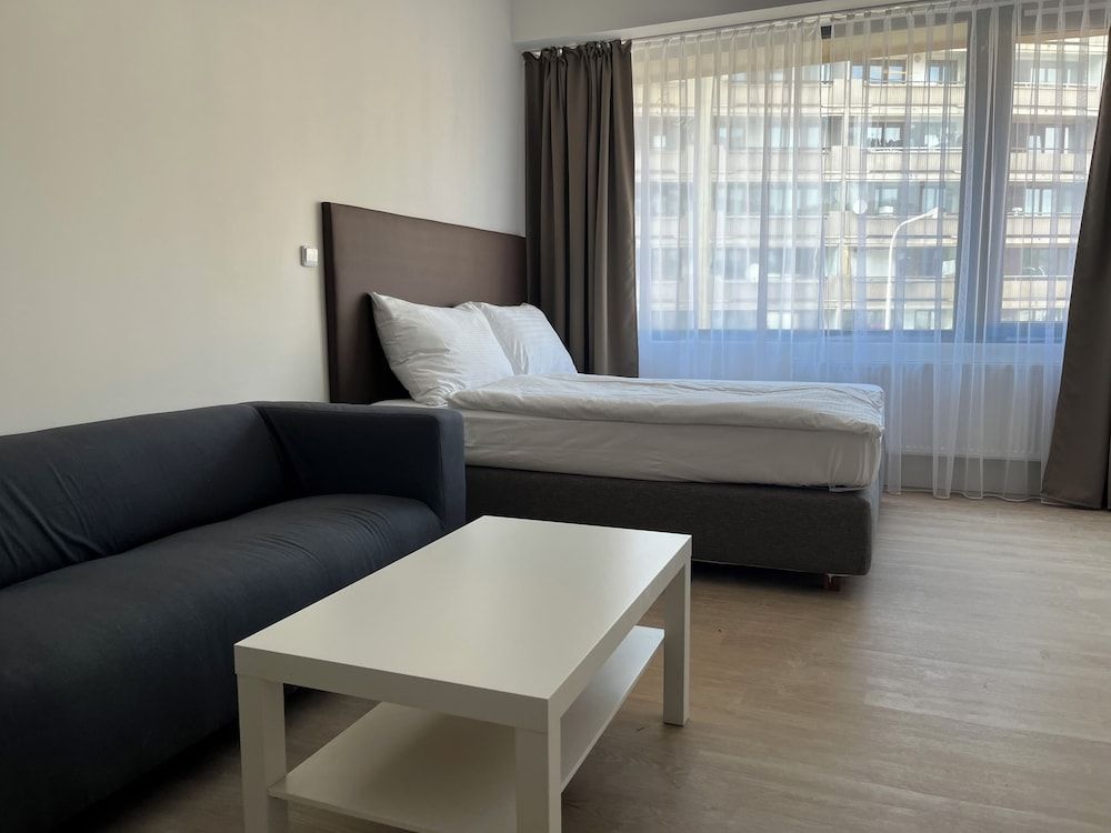 Post 120 Suites 2