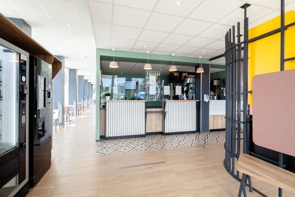 B&B HOTEL MASSY Gare TGV 2