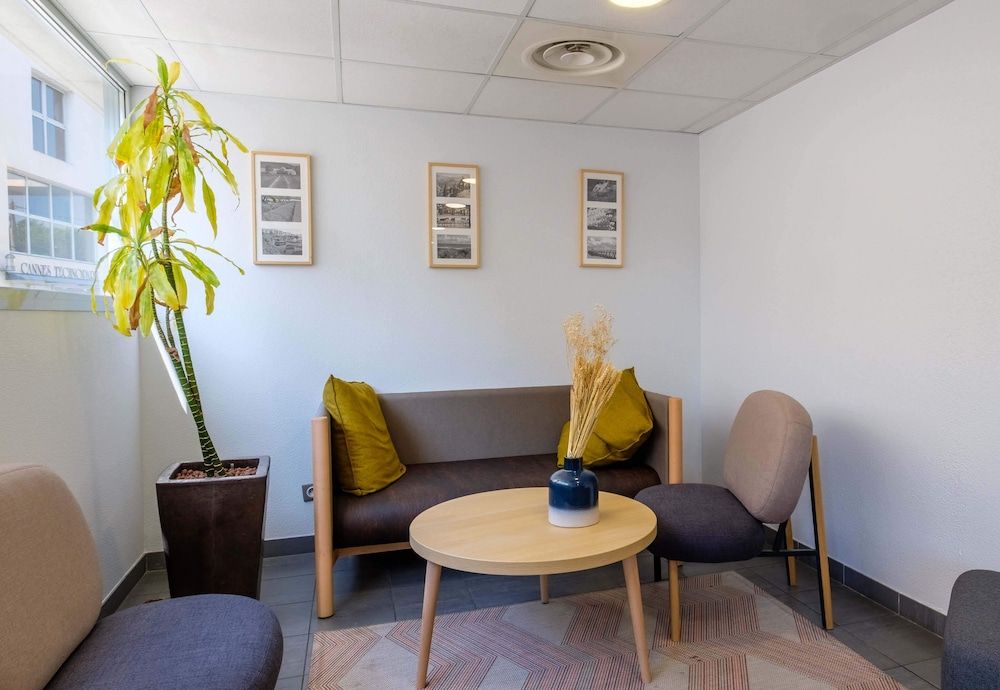 B&B HOTEL Cannes La Bocca Plage 2