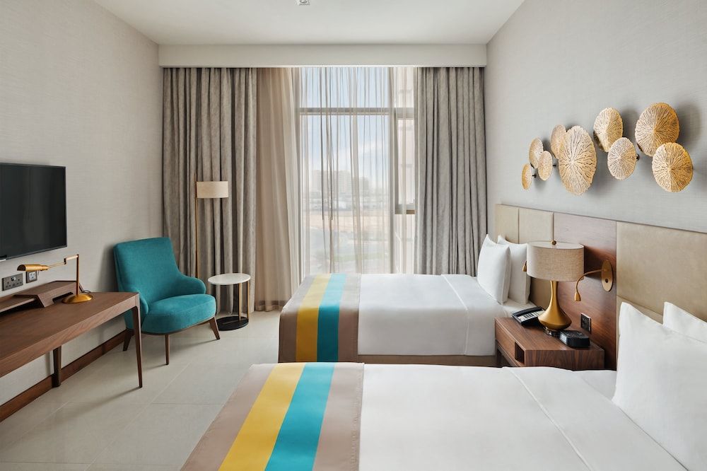 Holiday Inn Dubai Al-Maktoum Airport, an IHG Hotel 2