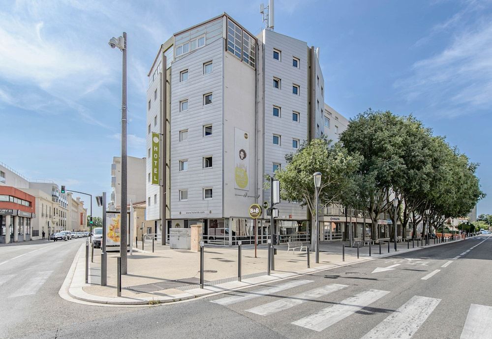 B&B HOTEL Nîmes Centre 2 estrelas em Nîmes