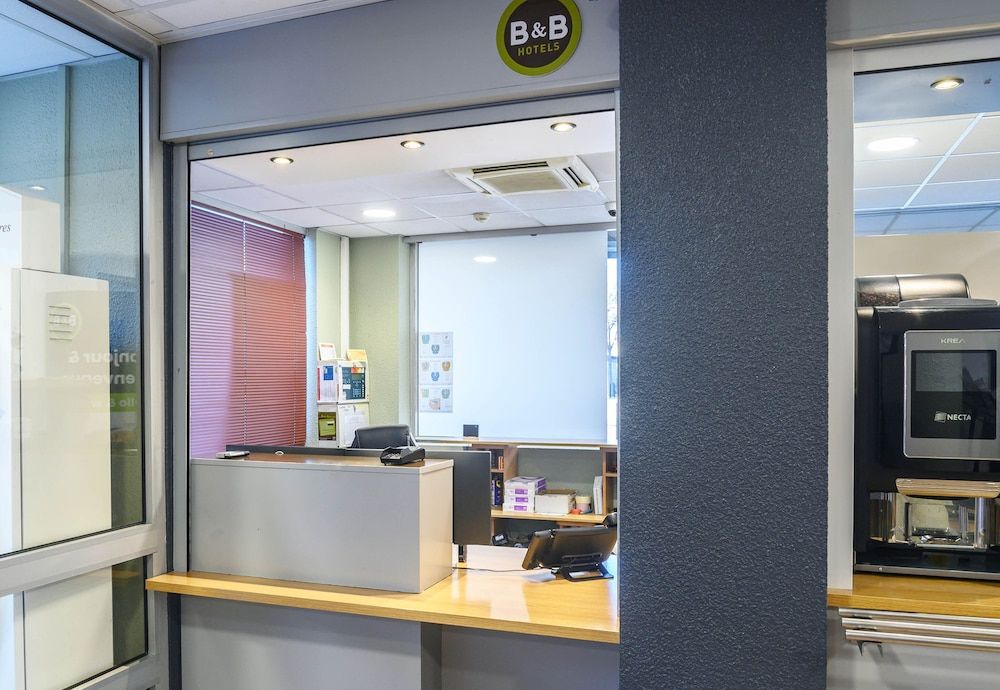 B&B HOTEL Nîmes Centre 3