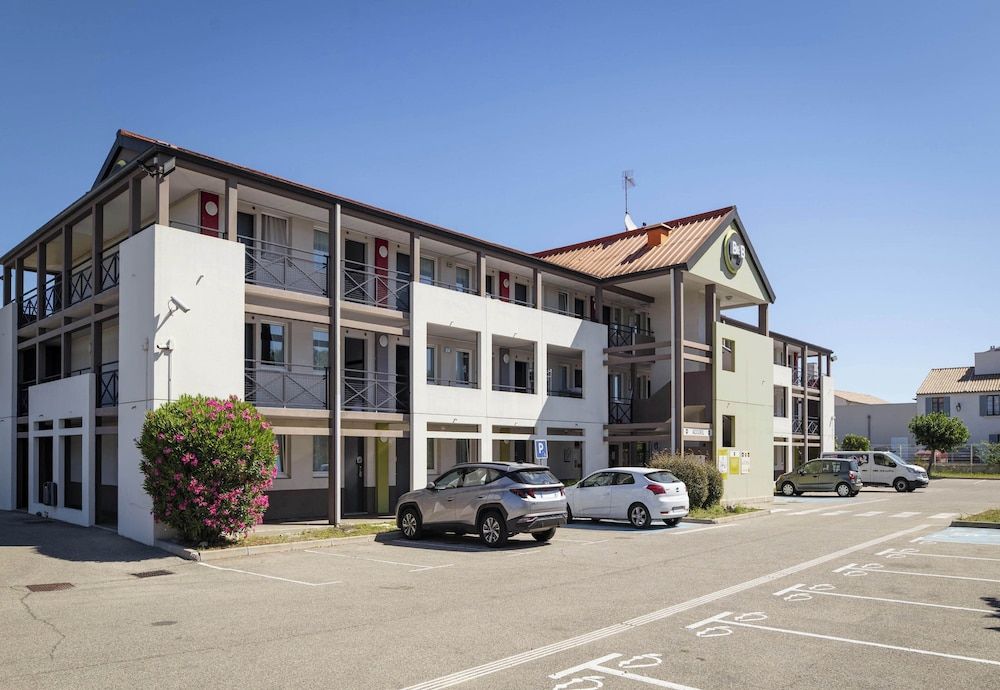 B&B HOTEL Avignon (1) 2 estrelas em Le Pontet