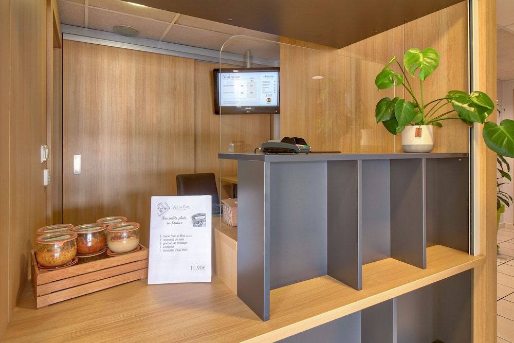 B&B HOTEL Pau Lescar 2 estrelas em Lescar