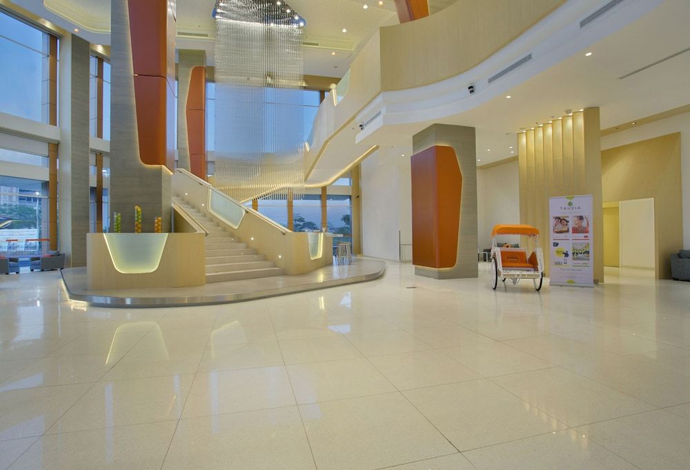 HARRIS Hotel & Conventions Bekasi 3