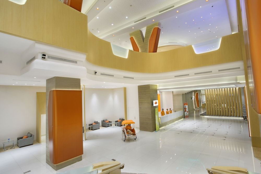 HARRIS Hotel & Conventions Bekasi 2