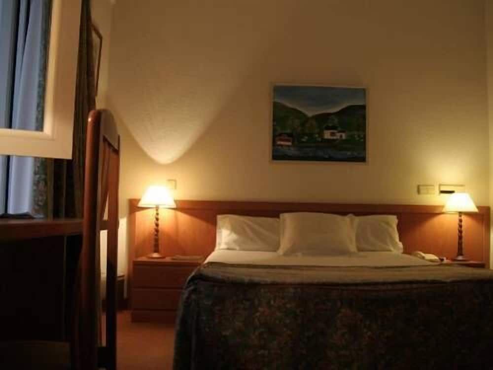 Hostal Gran Via Levante 3