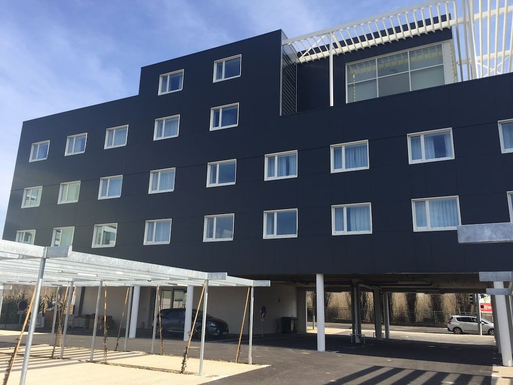 Hotel les 3 Vallées 3 estrelas em Saran