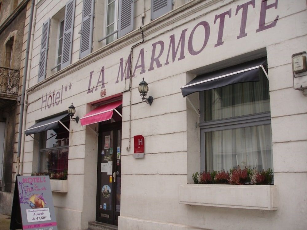 Hotel La Marmotte 2 estrelas em Niort