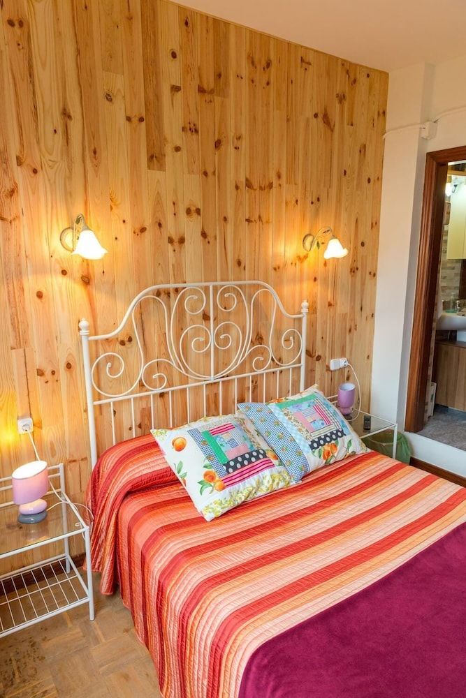 Pensión La Fruta 2 estrelas em Avilés