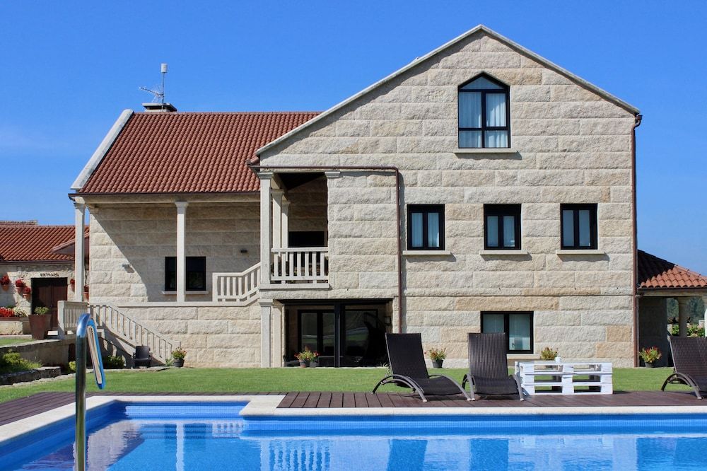 Enoturismo y Bodega Lagar de Costa 1