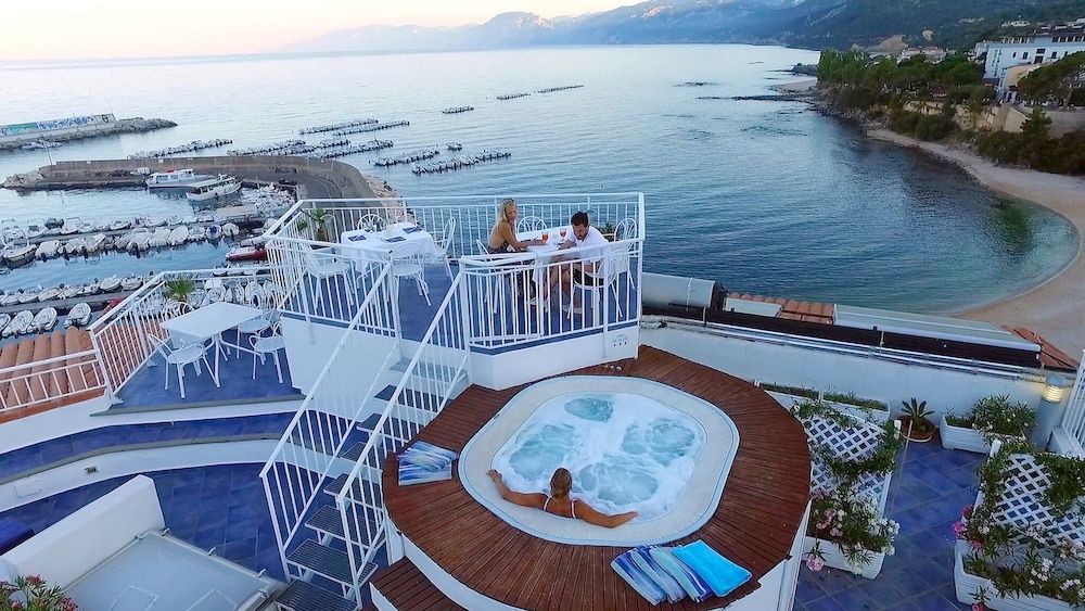 BUE MARINO HOTEL & COCKTAIL BAR 3 estrelas em Cala Gonone