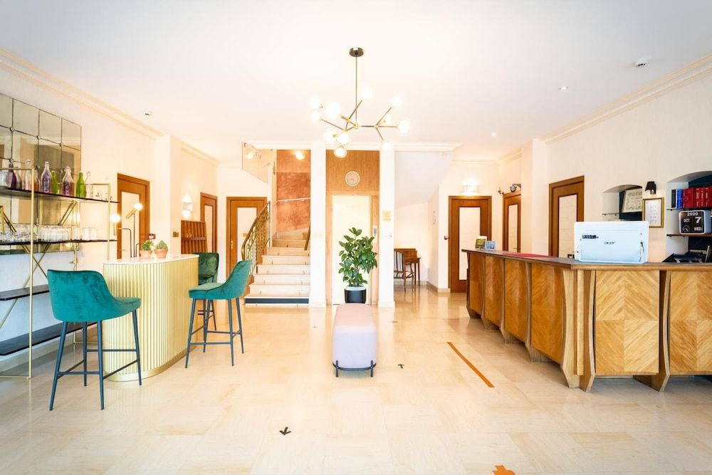 CITHOTEL LOGIS DE BROU 3