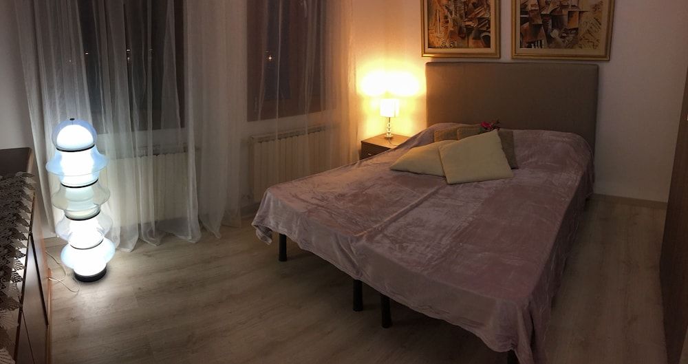 Harry's Guest House 3