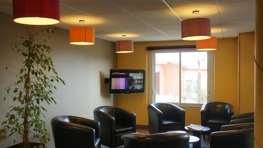 Brit Hotel Confort Montauban 2