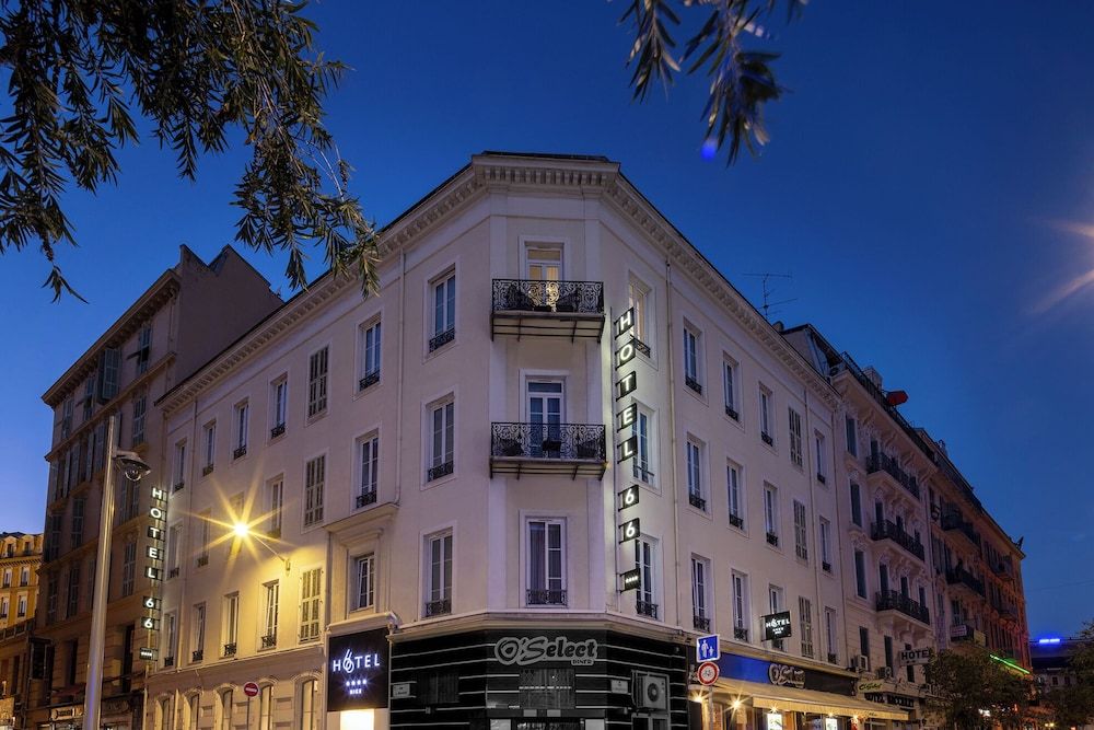 Hôtel 66 1