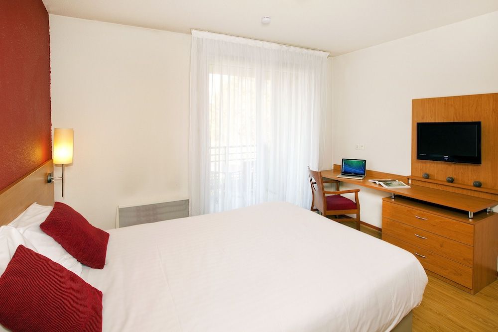 Séjours & Affaires Genève Saint-Genis 3