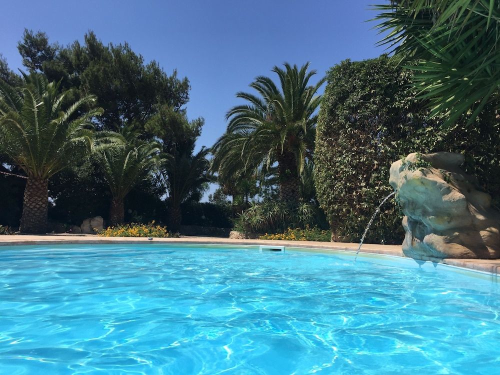 Albergo Residenziale Menhirs 1