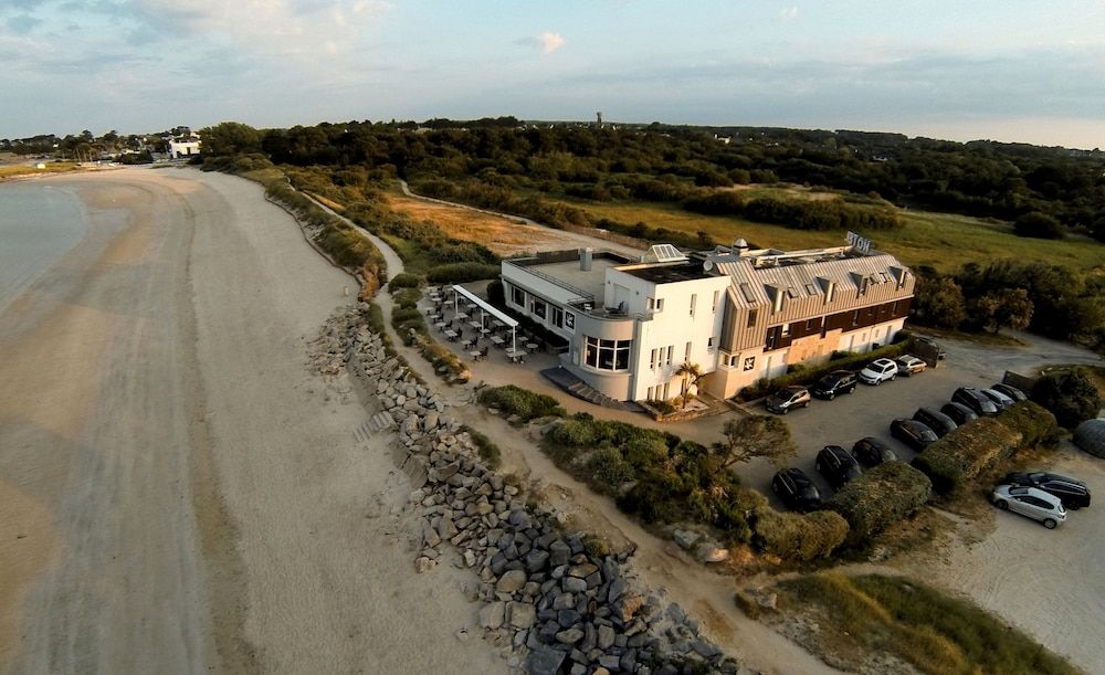 Logis Hôtel & Restaurant Les Mouettes - Larmor Plage, proche de Lorient 3 estrelas em Larmor-Plage