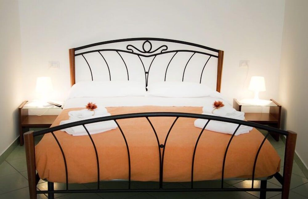 Il Centenario -1 estrellas en Ascea