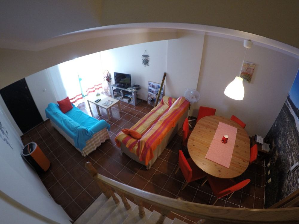 Supertubos Beach Hostel 3