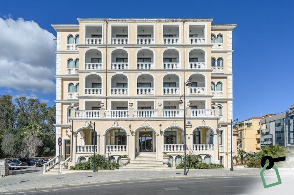 HOTIDAY Room Collection - Olbia Porto 1