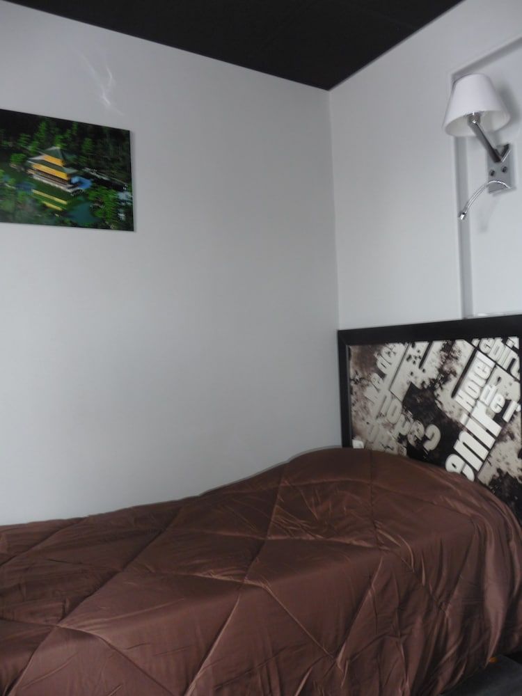 Café hôtel de l'Avenir 3