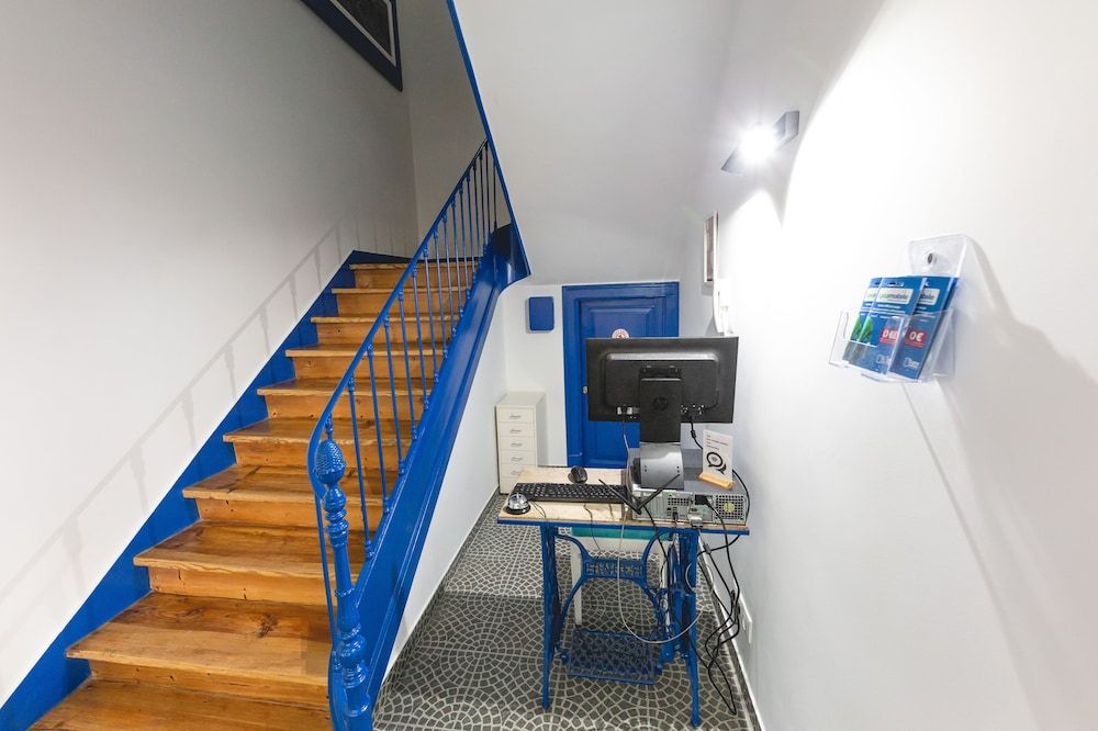 Help Yourself Hostels Parede 3