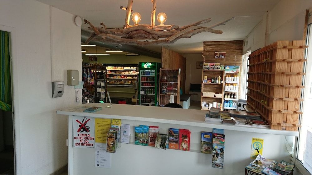 Camping Hameau Des Cannisses 2