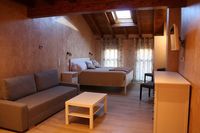 CASA PEQUE+Visita Cantos a Finca Valpiedra — en español
