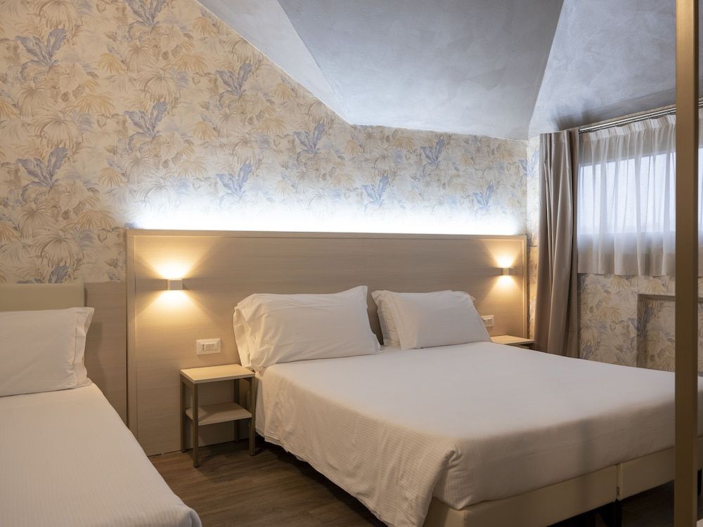 HOTEL EMBASSY PERO 3