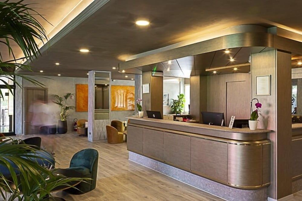 HOTEL EMBASSY PERO 1