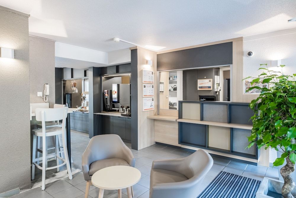 B&B HOTEL Cherbourg 3