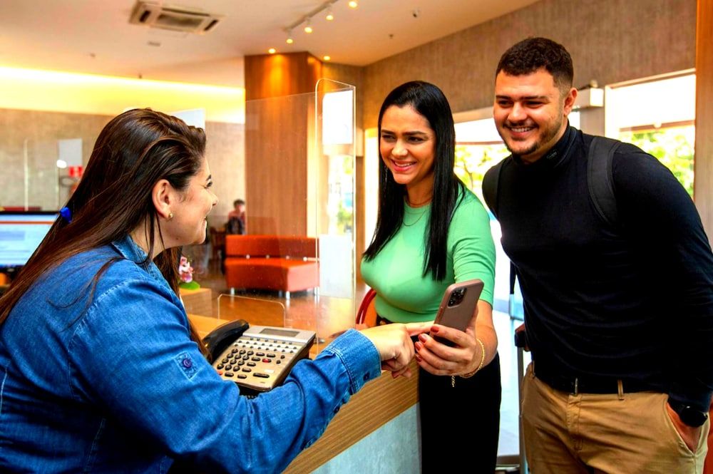 ibis Vitoria Praia Do Canto 3