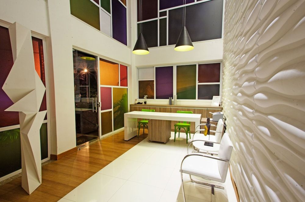 Malibu Plaza Hotel 2