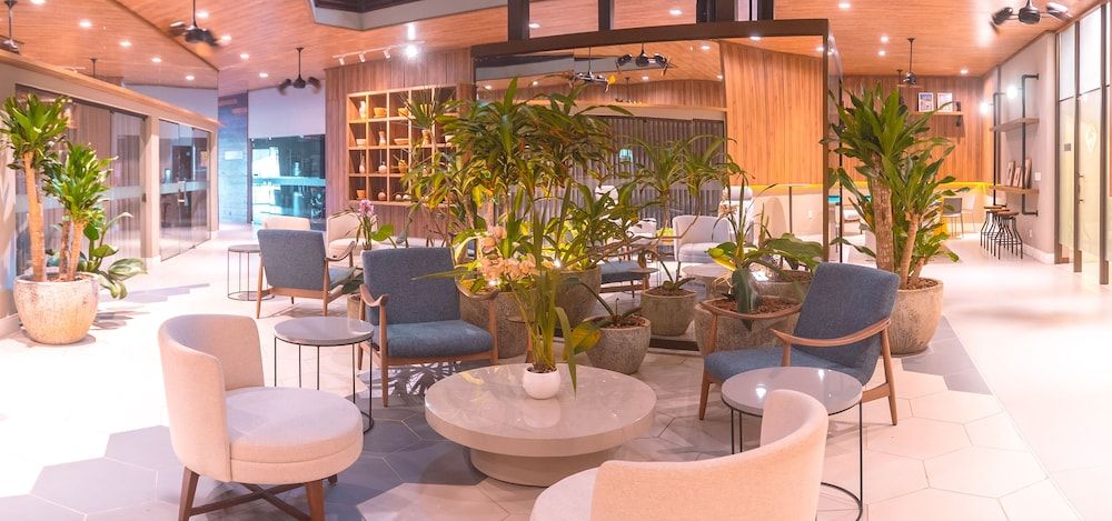 Malibu Plaza Hotel 3