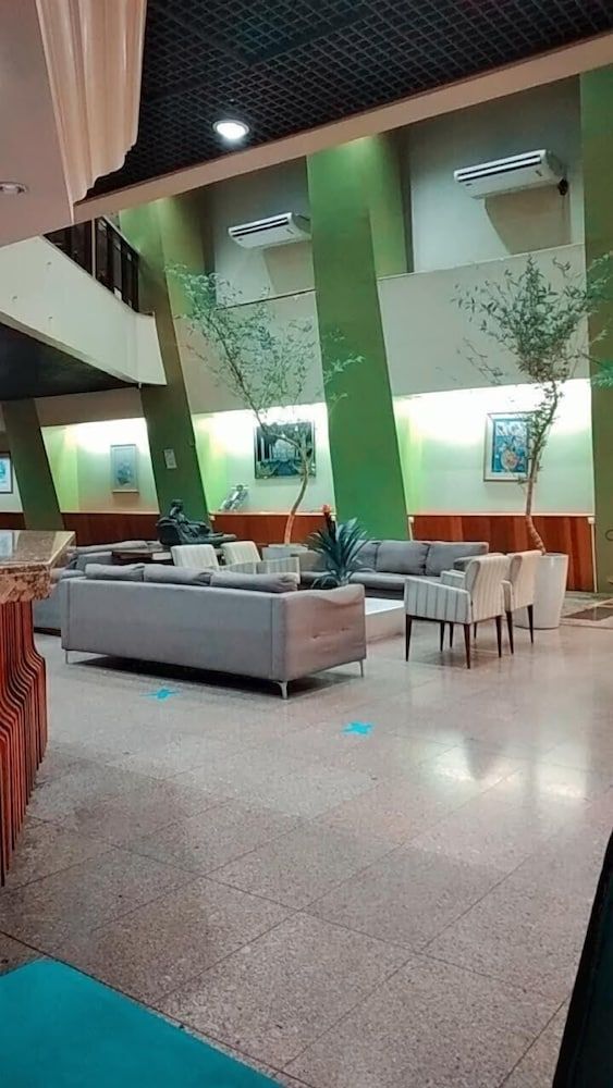 Taj Mahal Continental Hotel 2