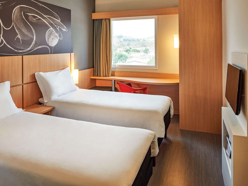 Ibis Guaratinguetá Aparecida 3