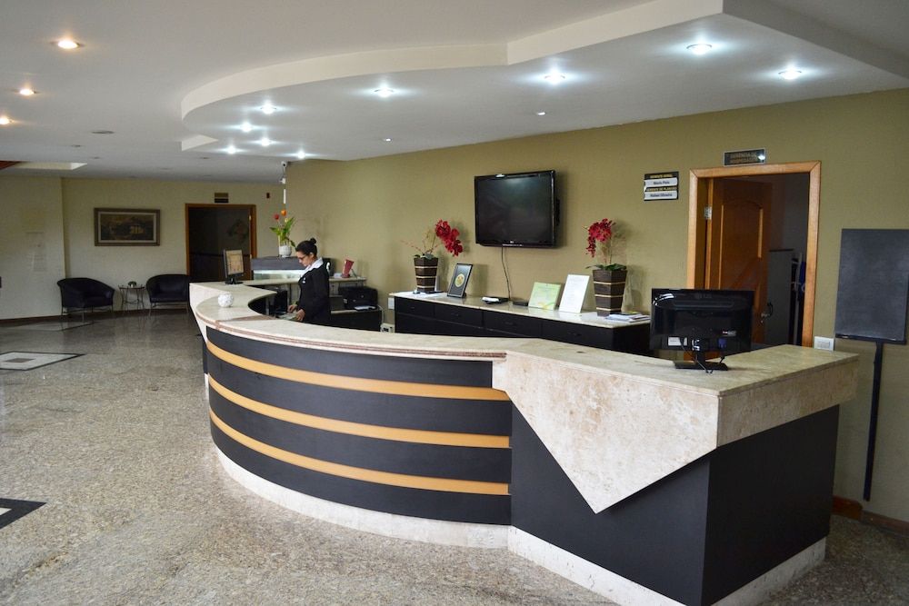 Colonial Plaza Hotel 2