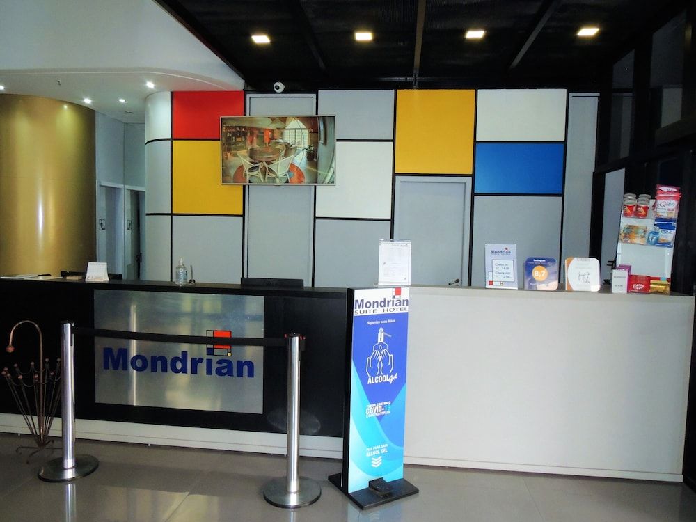 Mondrian Suite Hotel 3