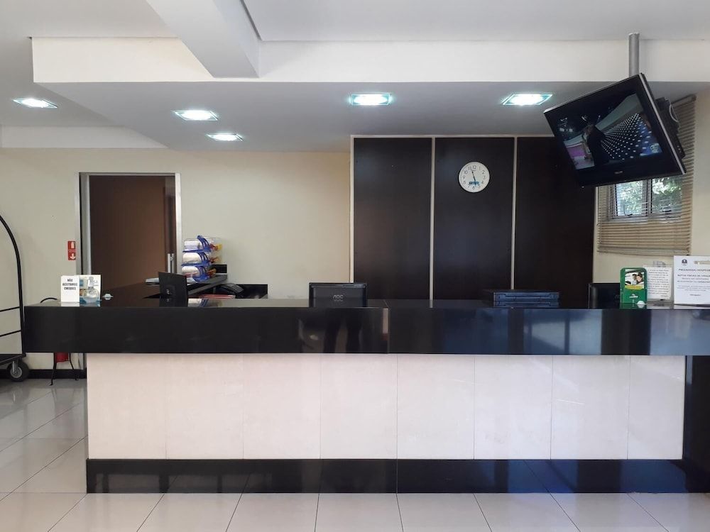 Cristal Palace Inn 2