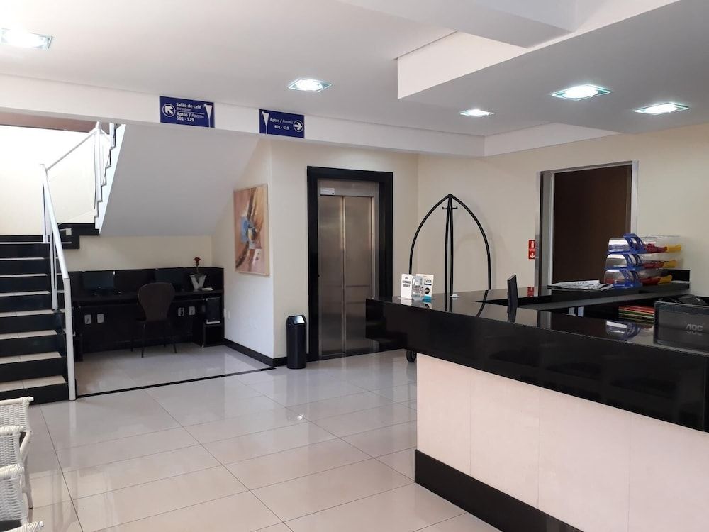 Cristal Palace Inn 3 estrelas em Lins