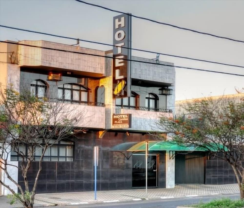 Carolina Plaza Hotel 2 estrelas em Uberaba