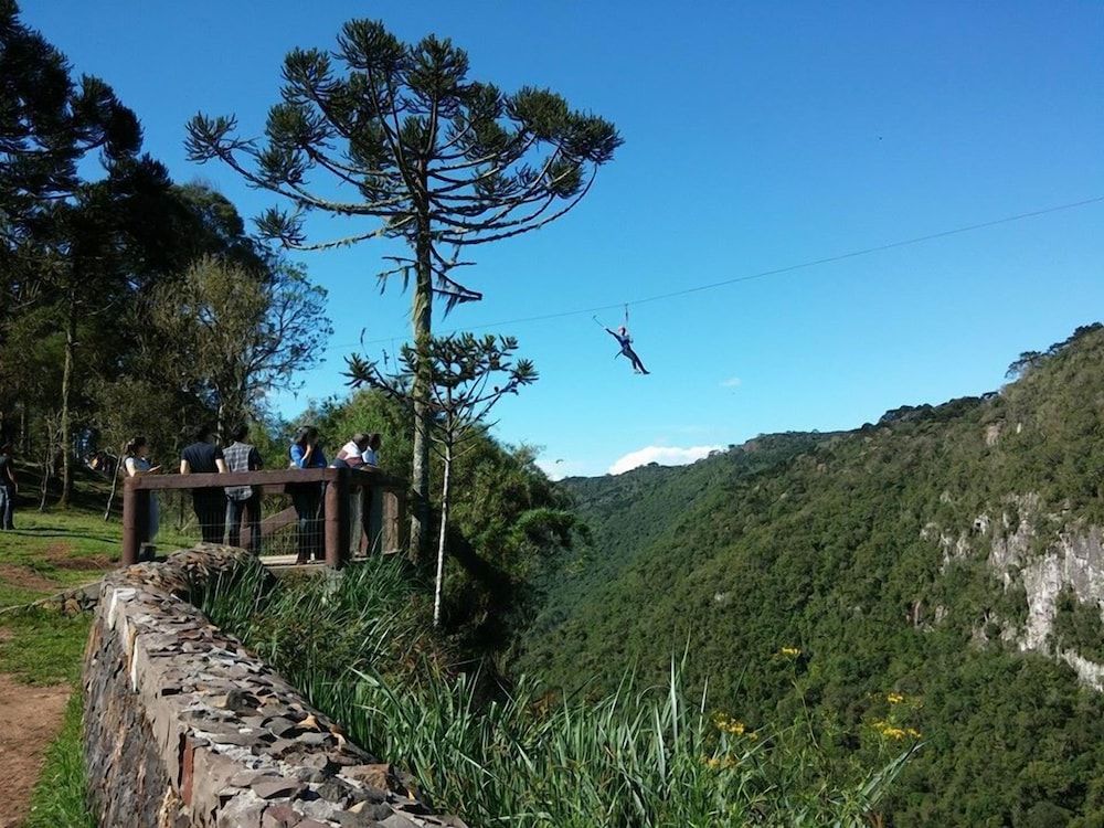 Pousada e Parque Cascata do Avencal