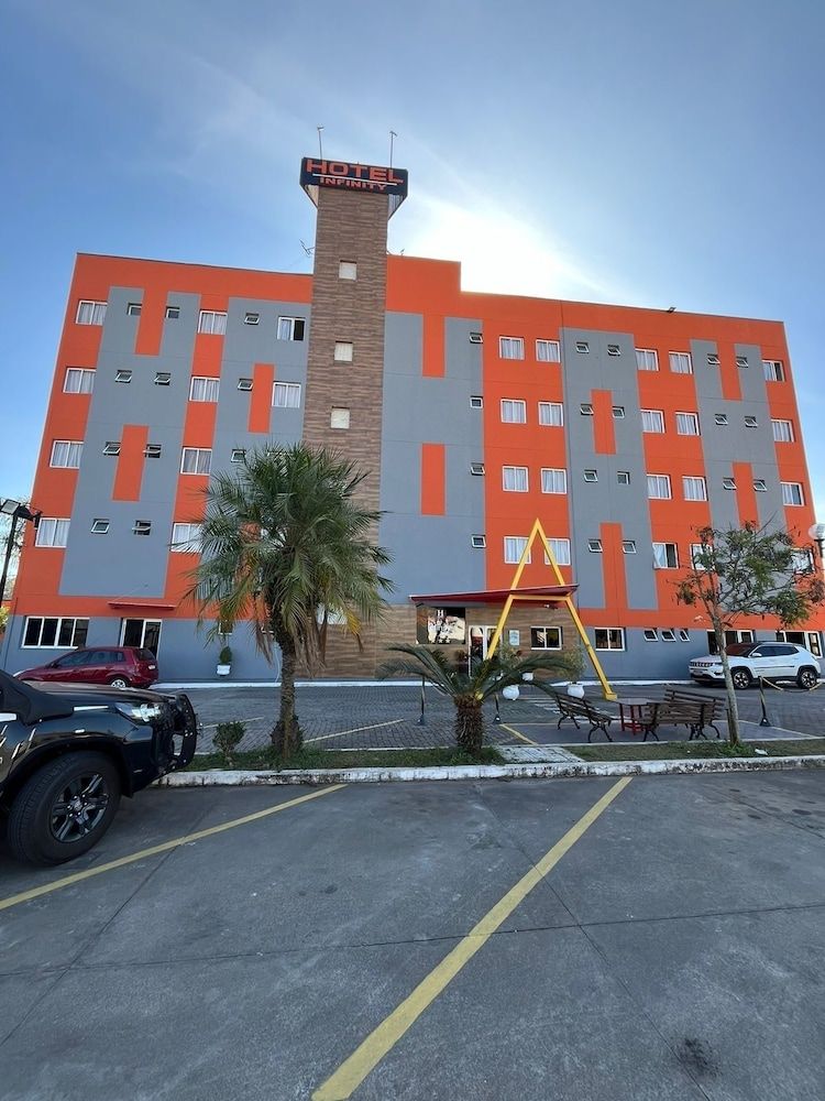 Hotel Infinity 3 estrelas em Mauá