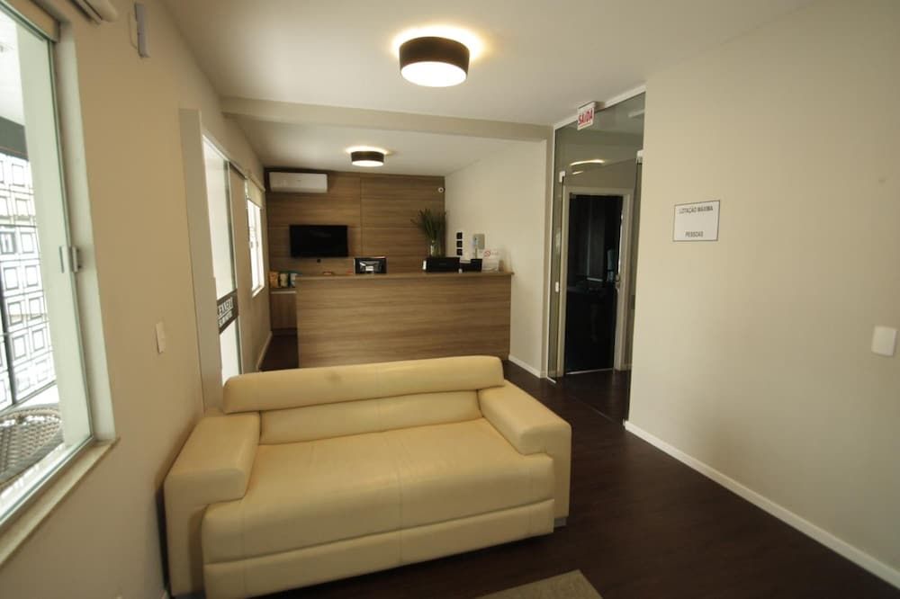 Kennedy Slim Hotel 2